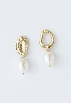 Vintage Distinctive Pearly Earrings