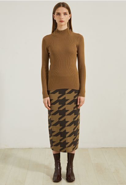 Houndstooth Pattern Back Slit Pencil Skirt in Tan