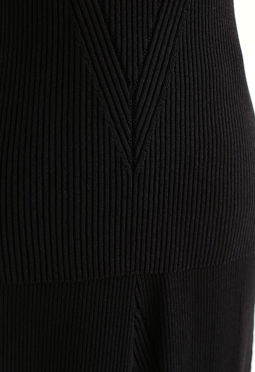 Two-Tone Ribbed Knit Top and Skirt Set in Black - Retro, Indie and ...