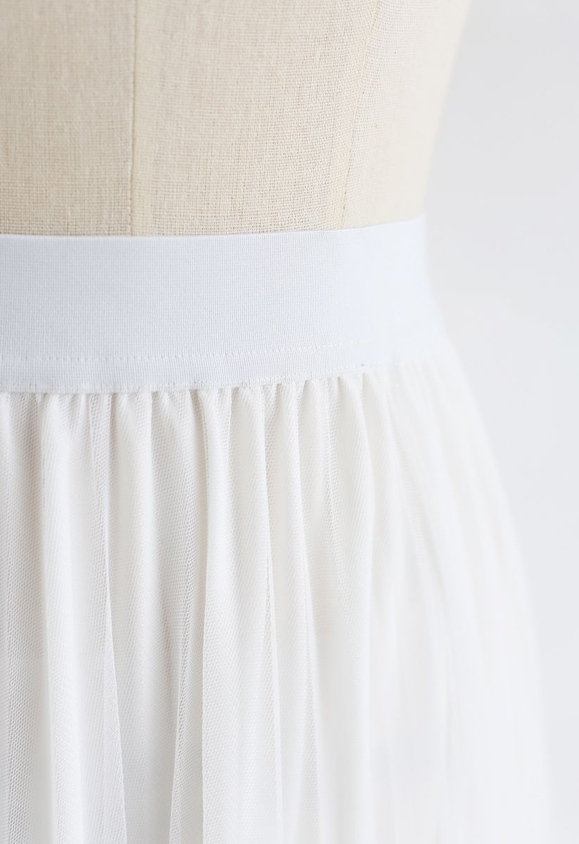 Mesh Asymmetric Hem Pleated Midi Skirt in White