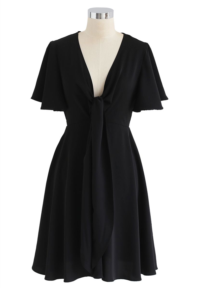Knotted Front Flare Sleeves Midi Dress in Black