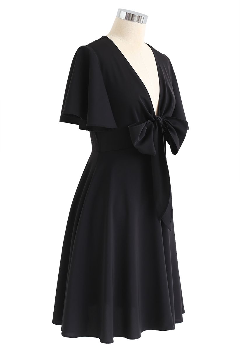 Knotted Front Flare Sleeves Midi Dress in Black