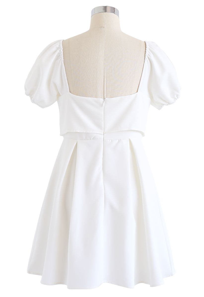 Knot Front Sweetheart Neck Pleated Dress in White