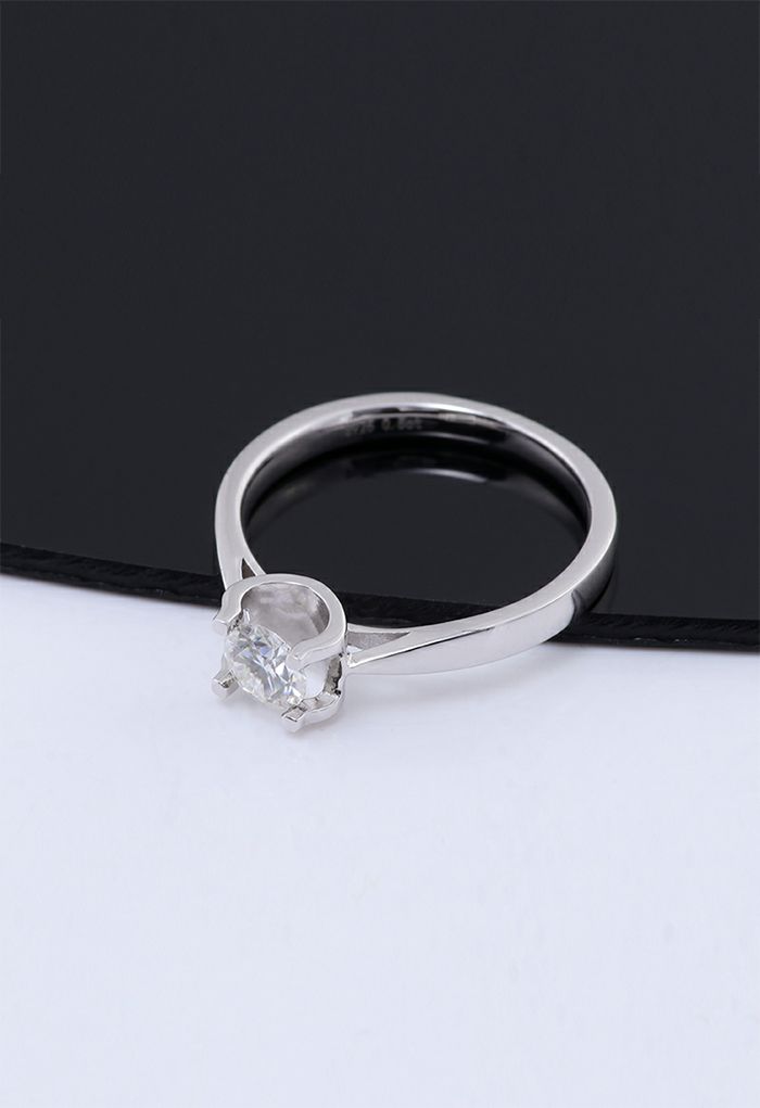 Smooth Trim Single Moissanite Diamond Ring