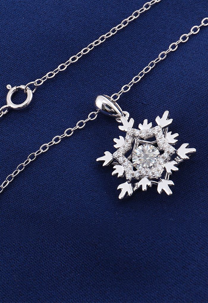 Snowflake Shape Pendant Moissanite Diamond Necklace