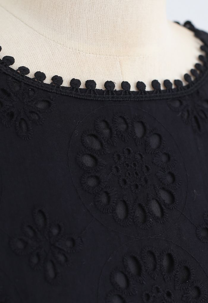 Floral Eyelet Embroidered Ruffle Sleeves Crop Top in Black