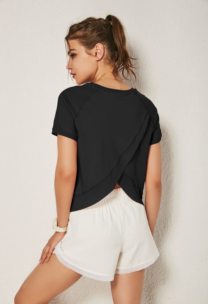 Crisscross Flap Mesh Inserted Lightweight T-Shirt in Black