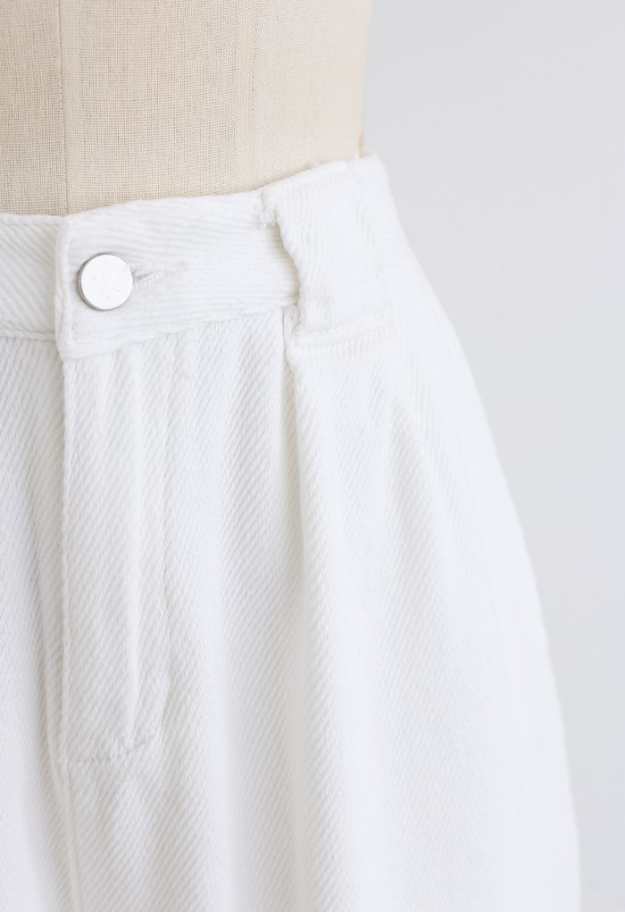 Relaxed Bermuda Shorts in White - Retro, Indie and Unique Fashion