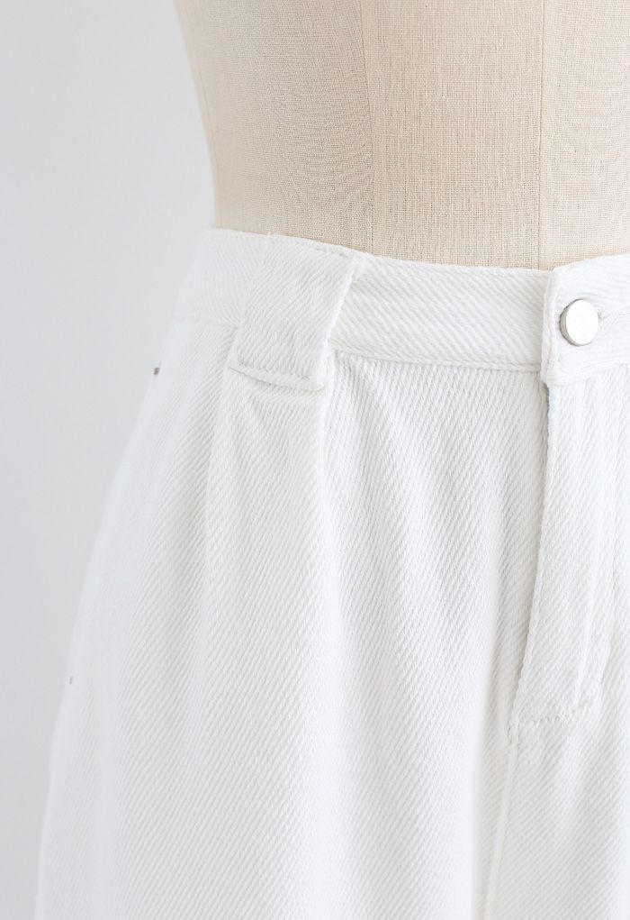 Relaxed Bermuda Shorts in White - Retro, Indie and Unique Fashion