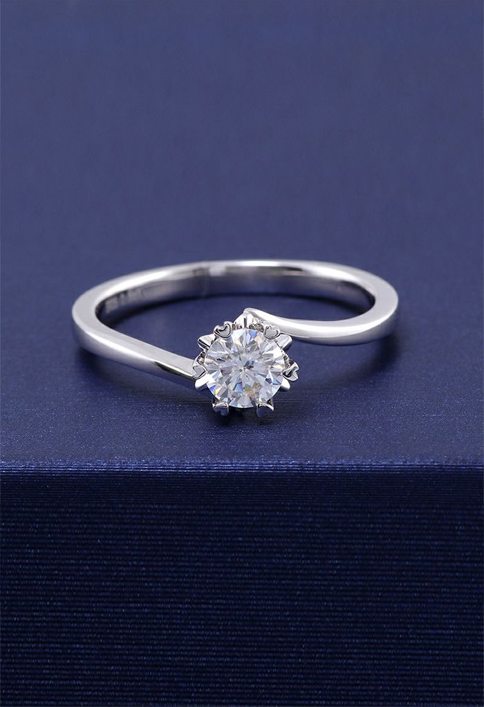 Sumptuous Simple Moissanite Diamond Ring