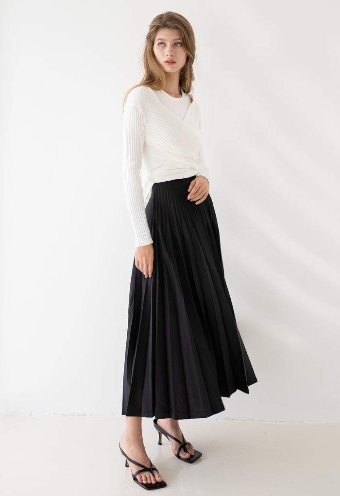 High-Waisted Full Pleated Maxi Skirt in Black - Retro, Indie and Unique ...