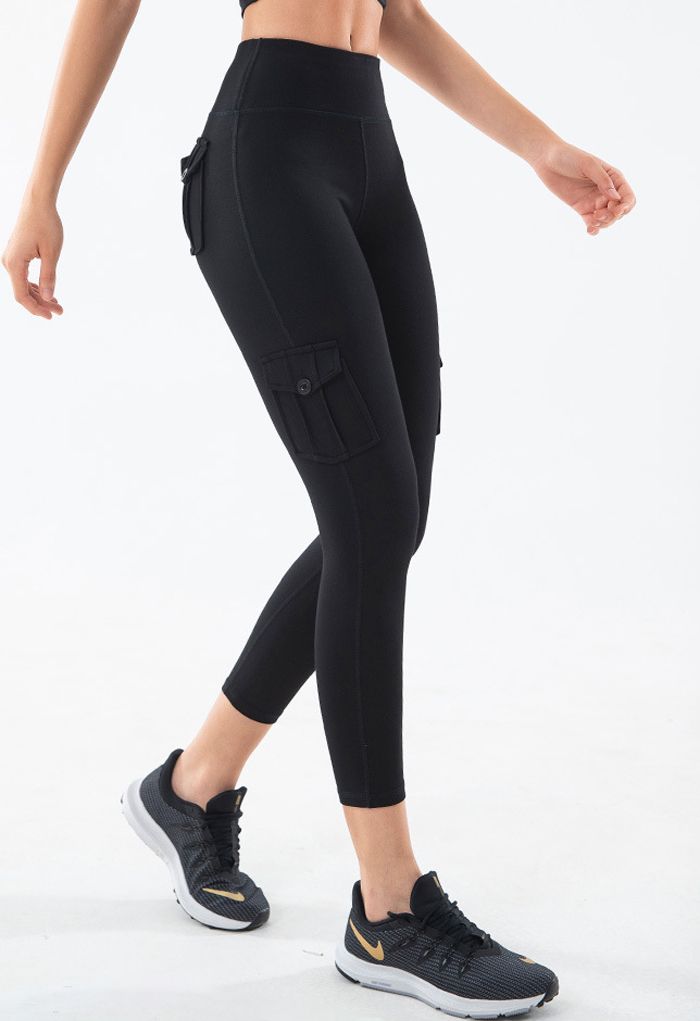 Buttoned Flap Pocket Seamed Cropped Leggings in Black - Retro