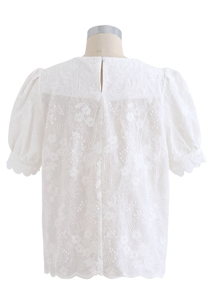 Delicate Floral Embroidered Short-Sleeve Top in White - Retro, Indie ...