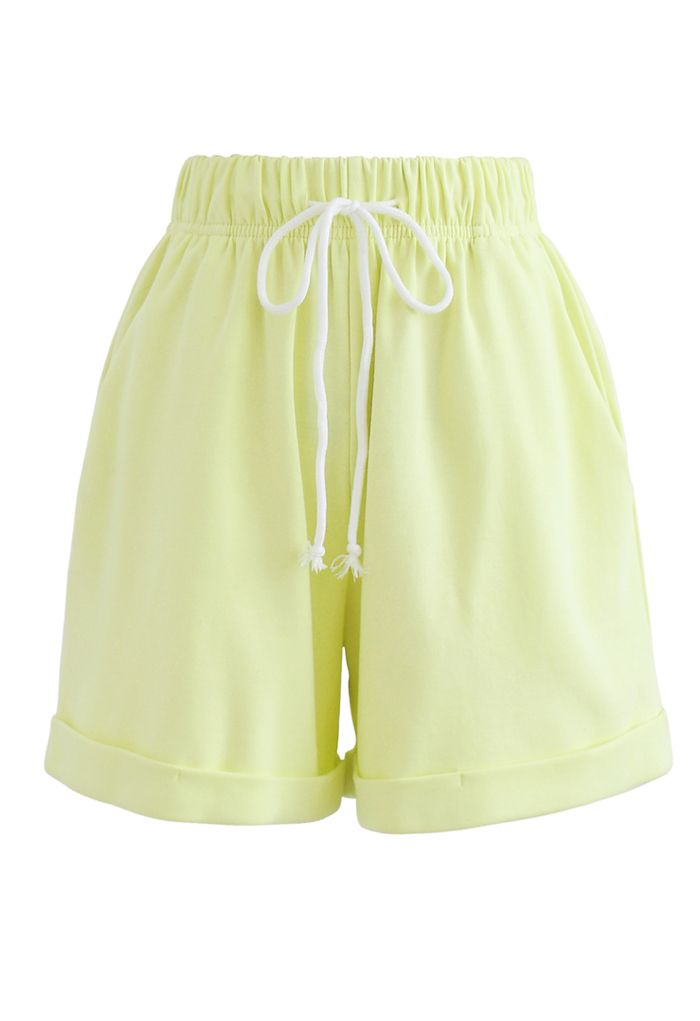 Folded Hem Drawstring Pockets Shorts in Lime