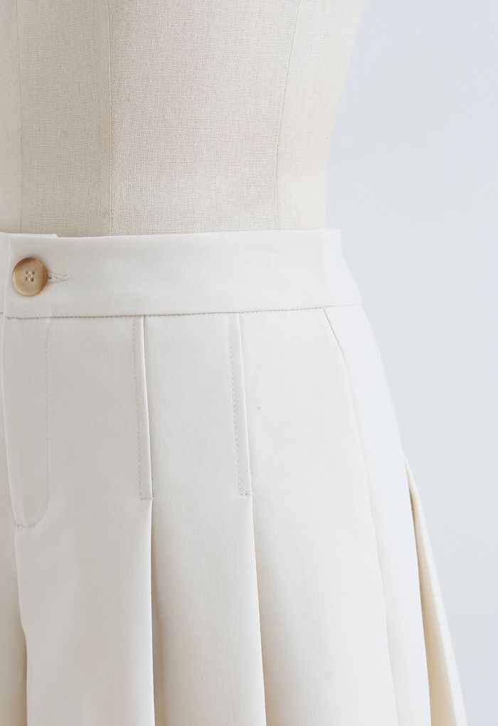 Side Pocket Pleated Shorts in Cream - Retro, Indie and Unique Fashion