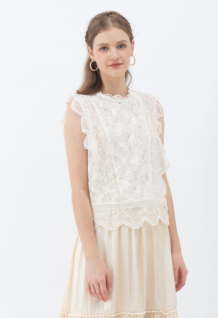 Wavy Edge Flower Lace Sleeveless Top in Ivory
