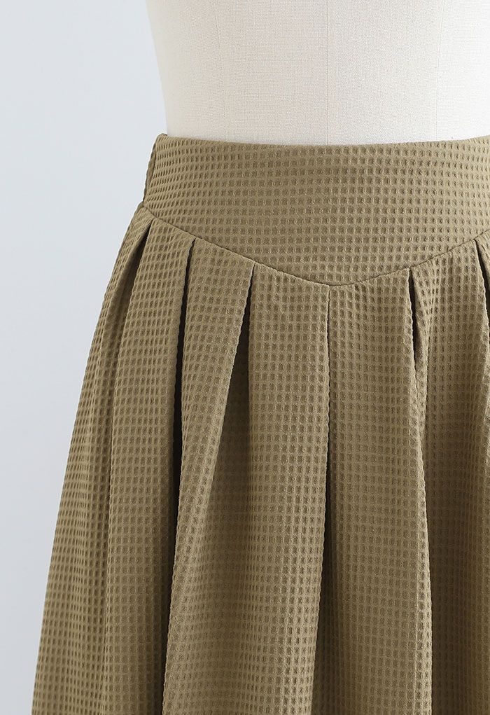 Waffle Pattern Pleated Midi Skirt in Khaki