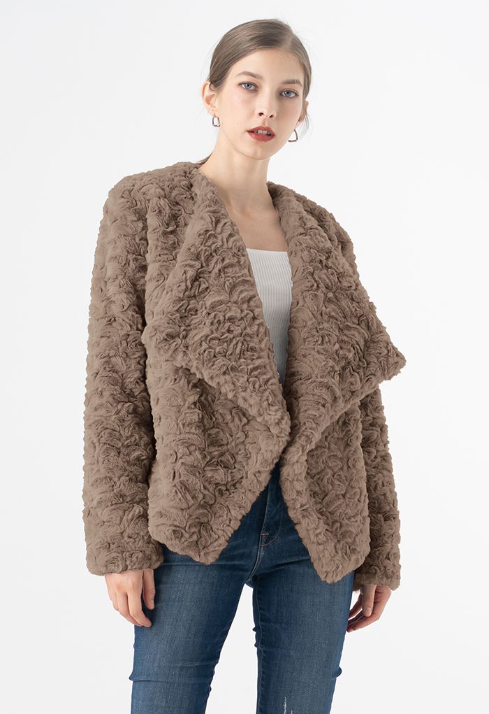 Wide Lapel Snug Faux Fur Coat in Brown