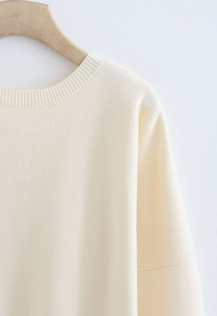 Pearl Chain Back V-Neck Oversized Knit Sweater in Cream