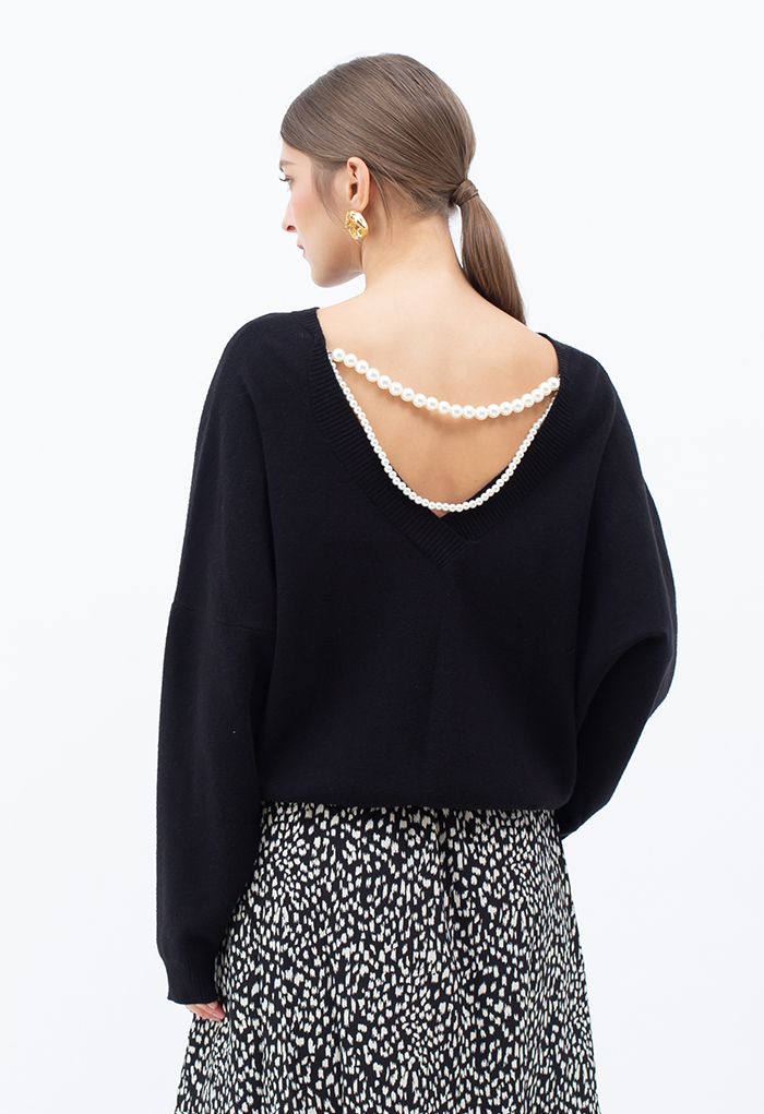 Pearl Chain Back V-Neck Oversized Knit Sweater in Black