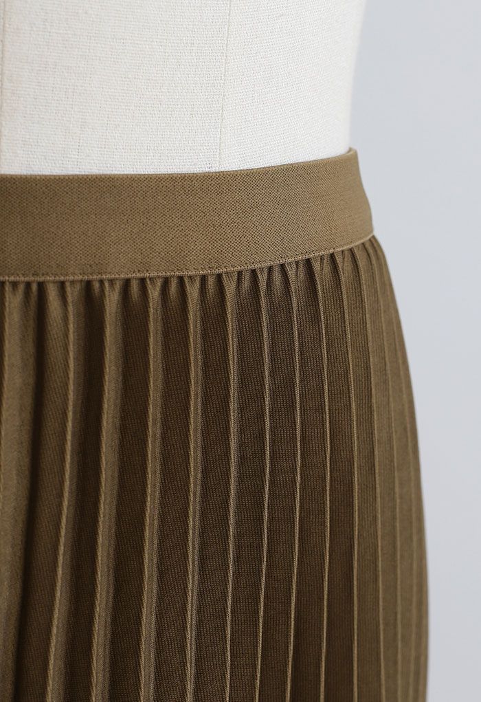 Simplicity Pleated Midi Skirt in Moss Green - Retro, Indie and Unique ...