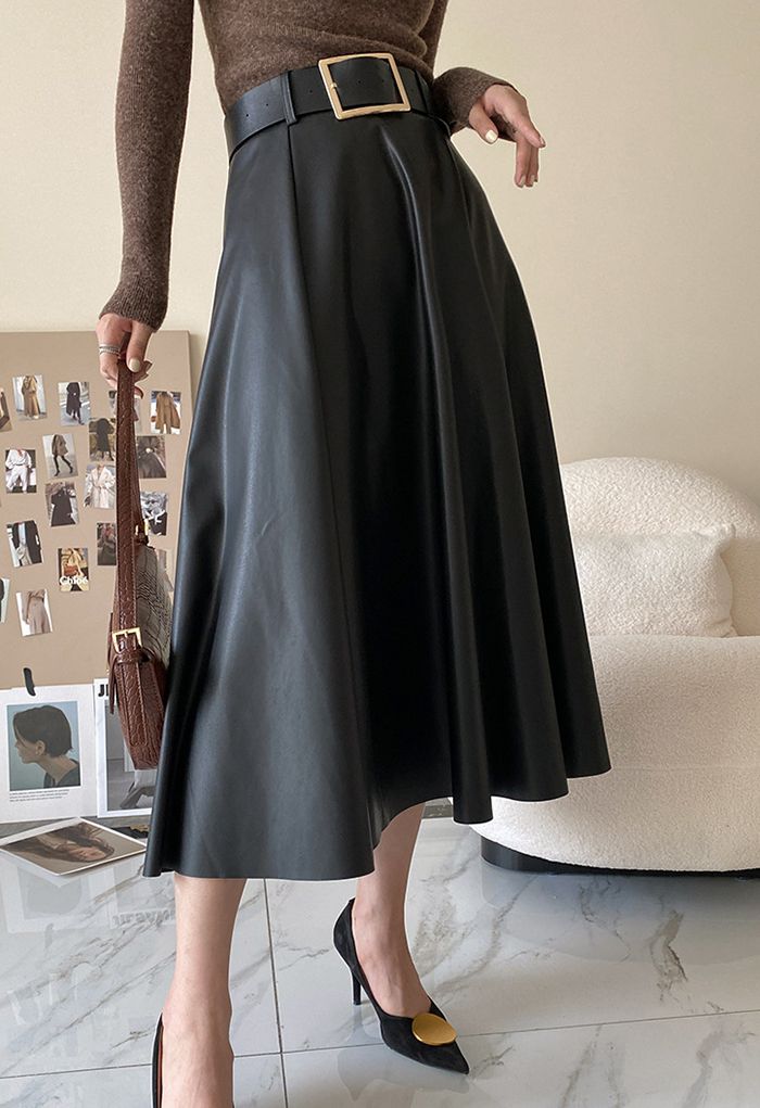 Belted Raw-Cut Hem Faux Leather Skirt in Black