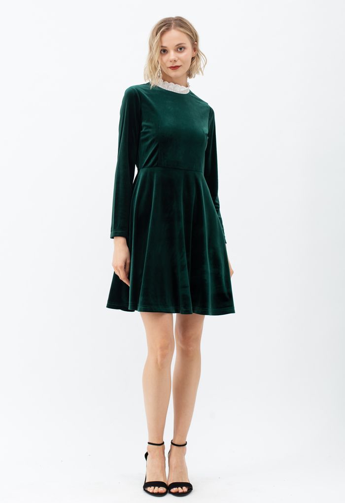 Sweet Neckline Velvet Flare Dress in Emerald