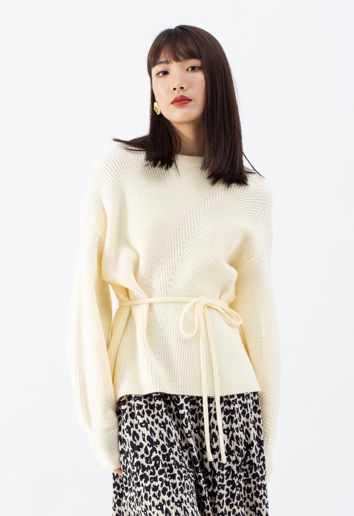 Cozy Ribbed Knit Sweater with String in Cream