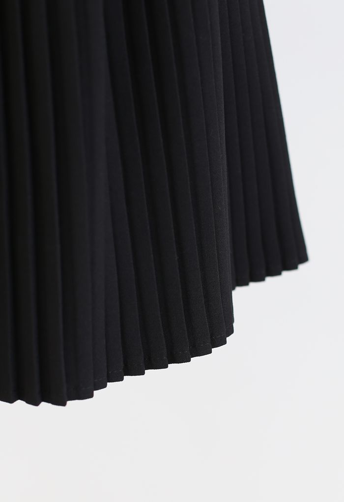 Horsebit Trims Pleated Mini Skirt in Black