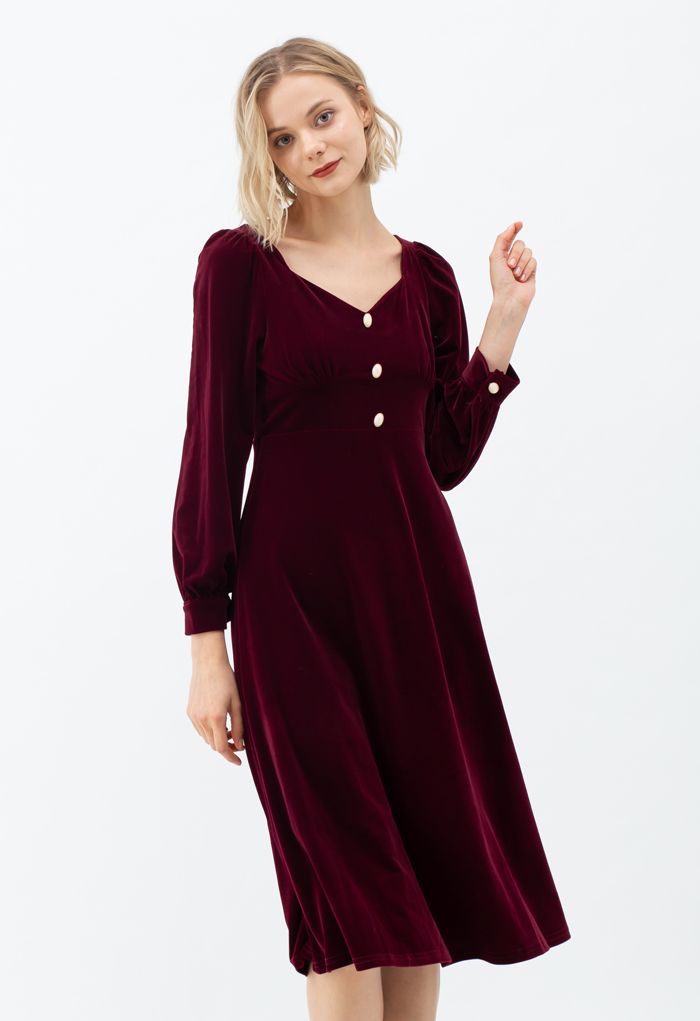 Sweetheart Neck Buttoned Velvet Dress in Wine