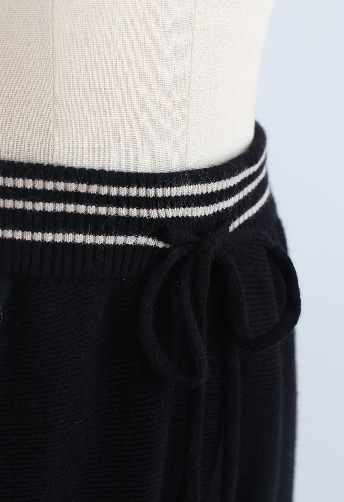 Contrasted Side Drawstring Rib Knit Pants in Black