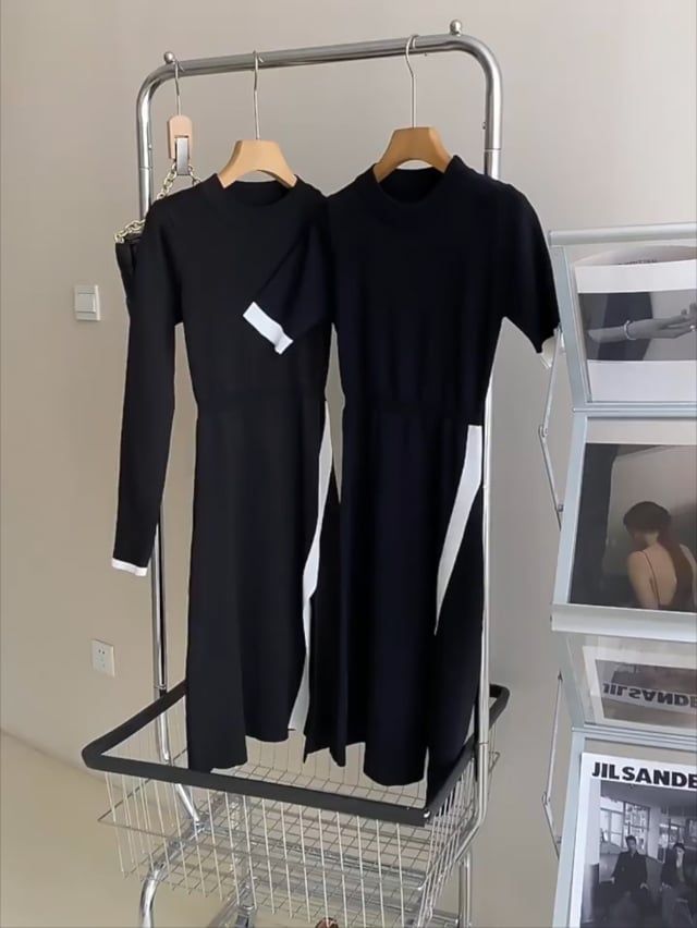 Contrast Line Split Hem Knit Midi Dress