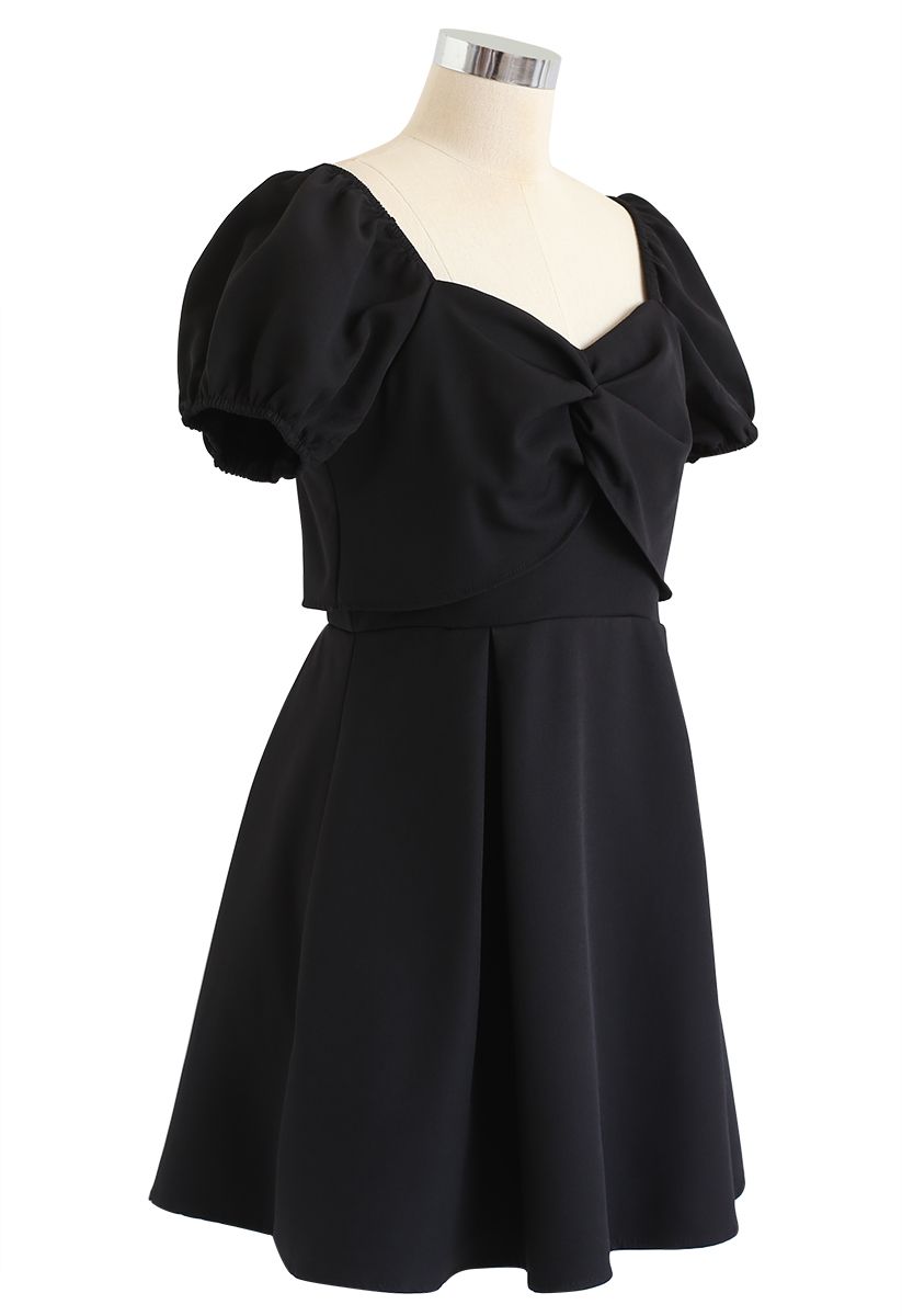 Knot Front Sweetheart Neck Pleated Dress in Black