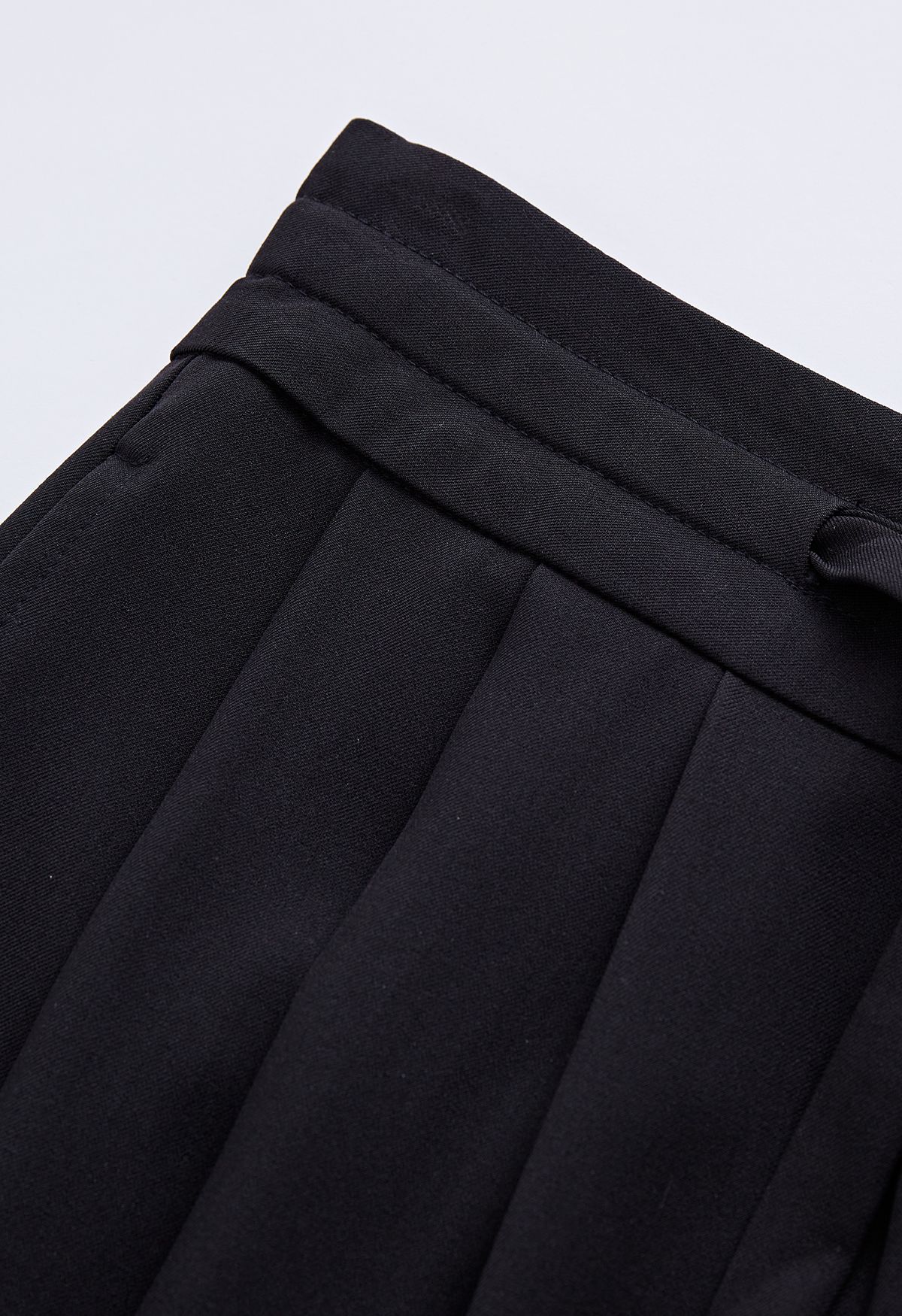 Pleated Detail Drawstring Waist Wide-Leg Pants in Black