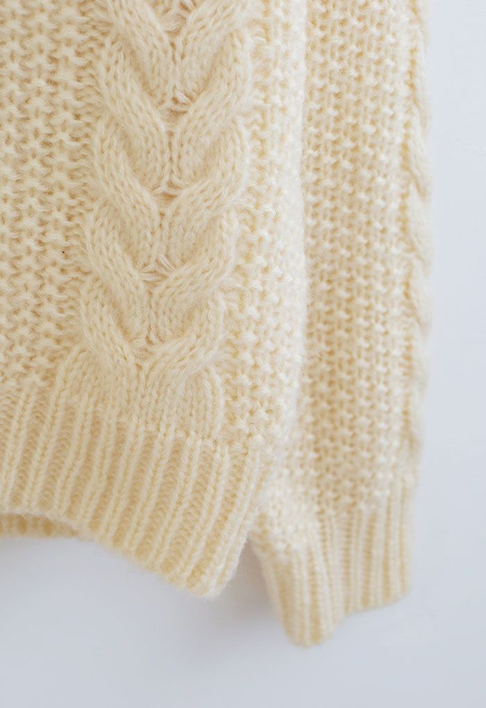 Attractive V-Neck Chunky Knit Sweater in Light Yellow
