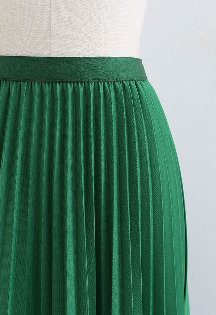 Simplicity Pleated Midi Skirt in Green
