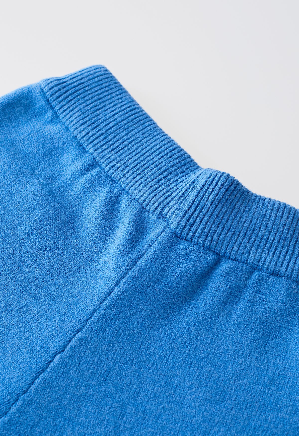 Turtleneck Hi-Lo Sweater and Knit Pants Set in Blue