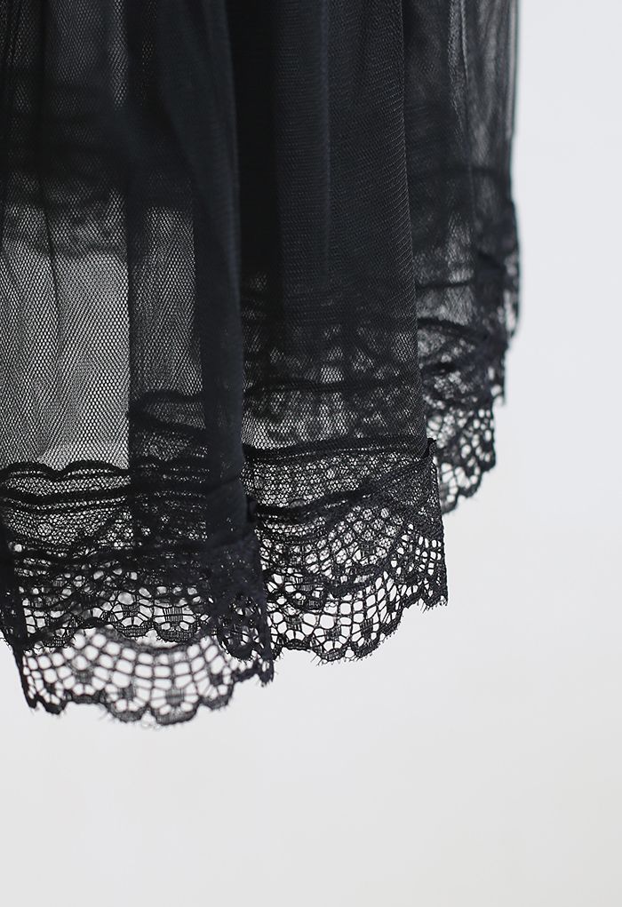 Scalloped Lace Double-Layered Mesh Tulle Skirt in Black