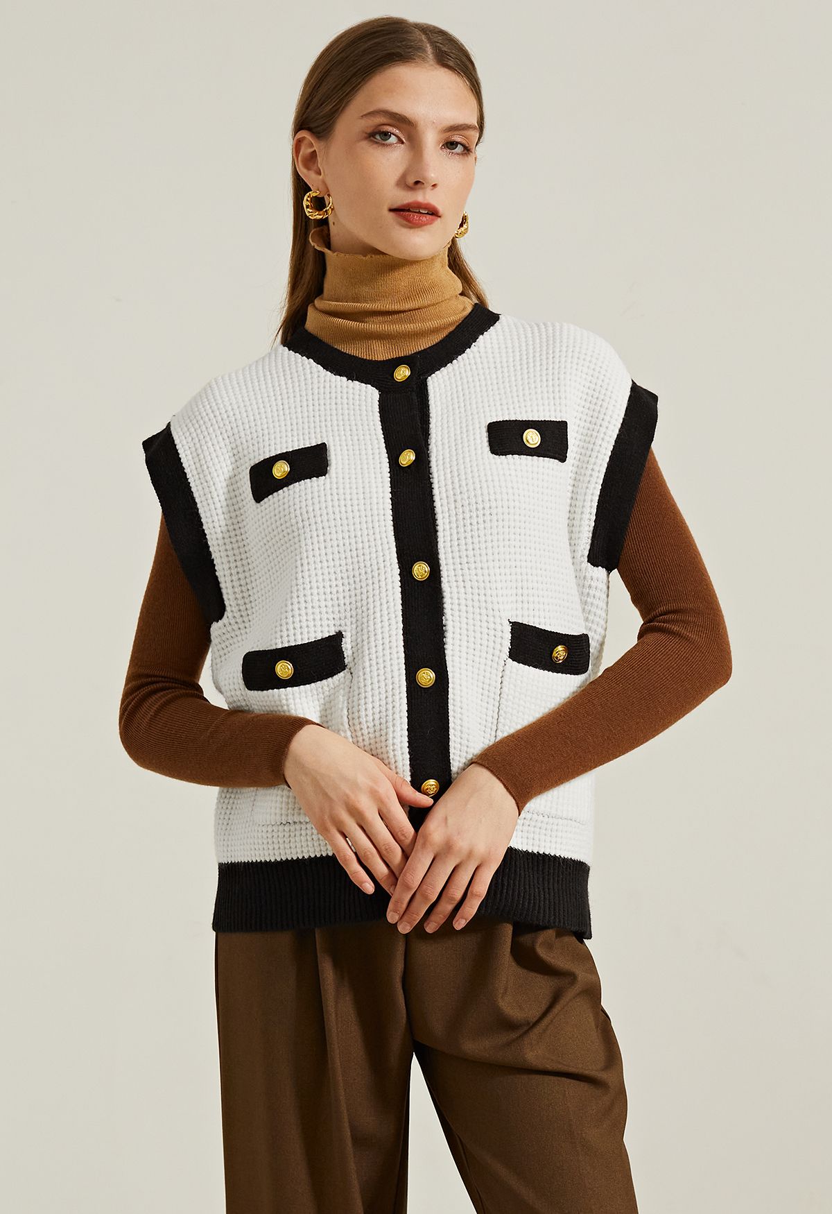 Contrast Edge Button Embellished Knit Vest in White