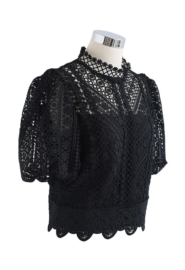 Short-Sleeve Floral Crochet Crop Top in Black