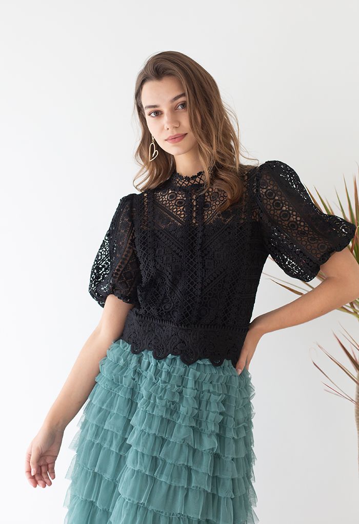 Short-Sleeve Floral Crochet Crop Top in Black