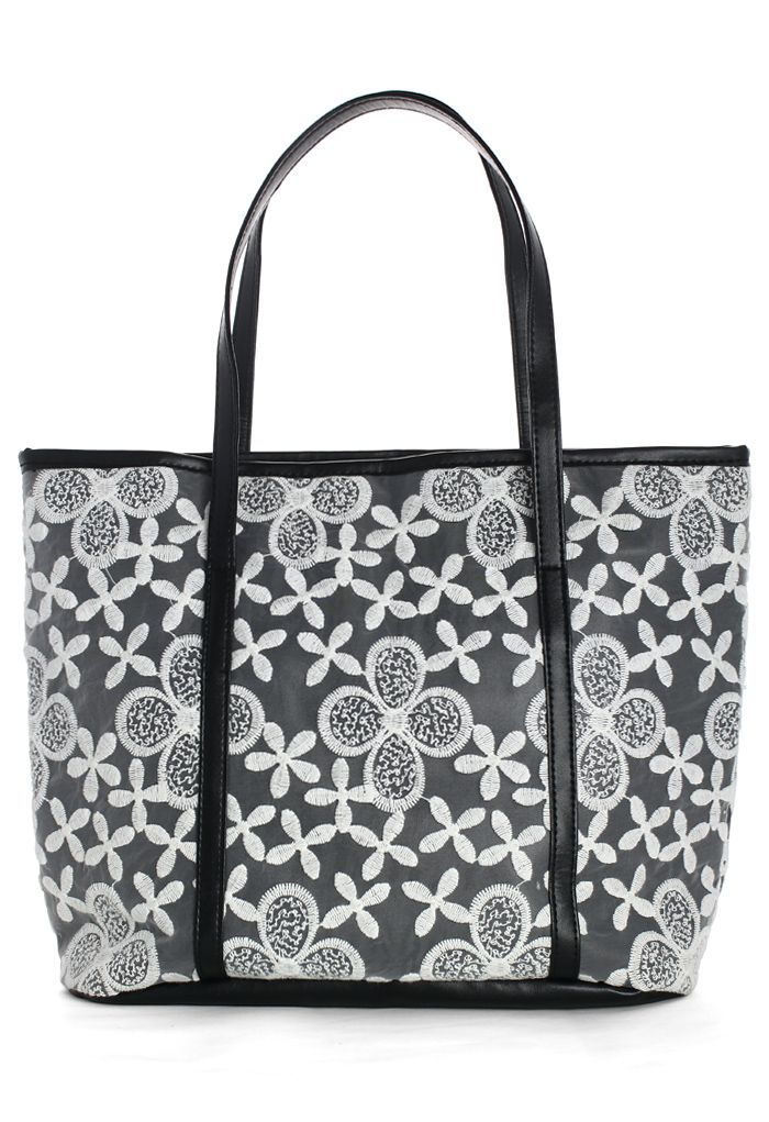 Daisy Floral Embroidery Tote Bag in White/Black - Retro, Indie and ...