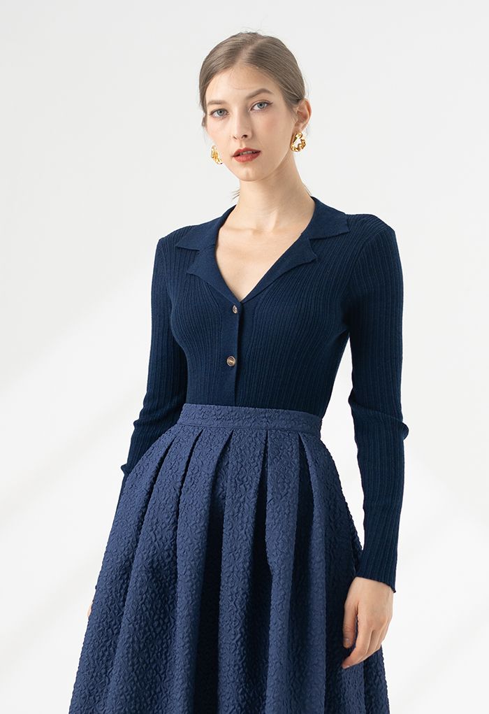 Collared V-Neck Fitted Knit Top in Navy
