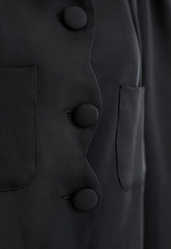 Scalloped Edge Front Pocket Crop Blazer in Black
