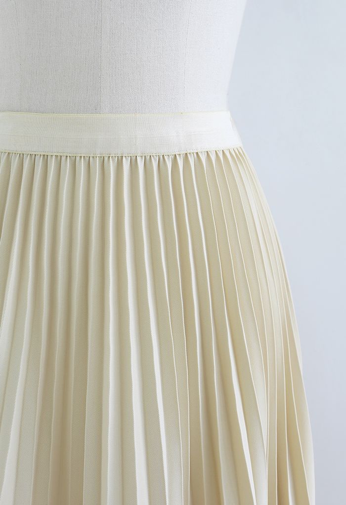 Simplicity Pleated Midi Skirt in Light Yellow