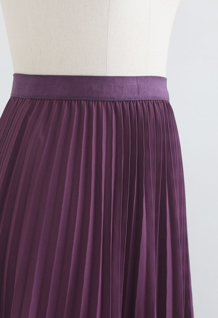 Simplicity Pleated Midi Skirt in Purple