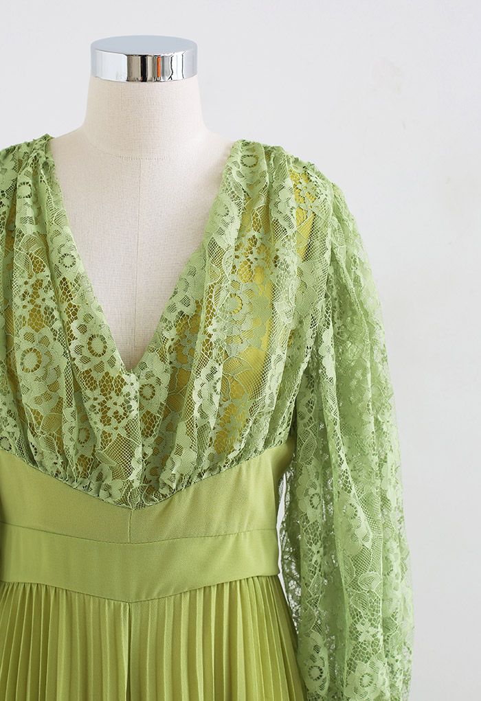 V-Neck Lace Spliced Pleated Maxi Dress in Moss Green