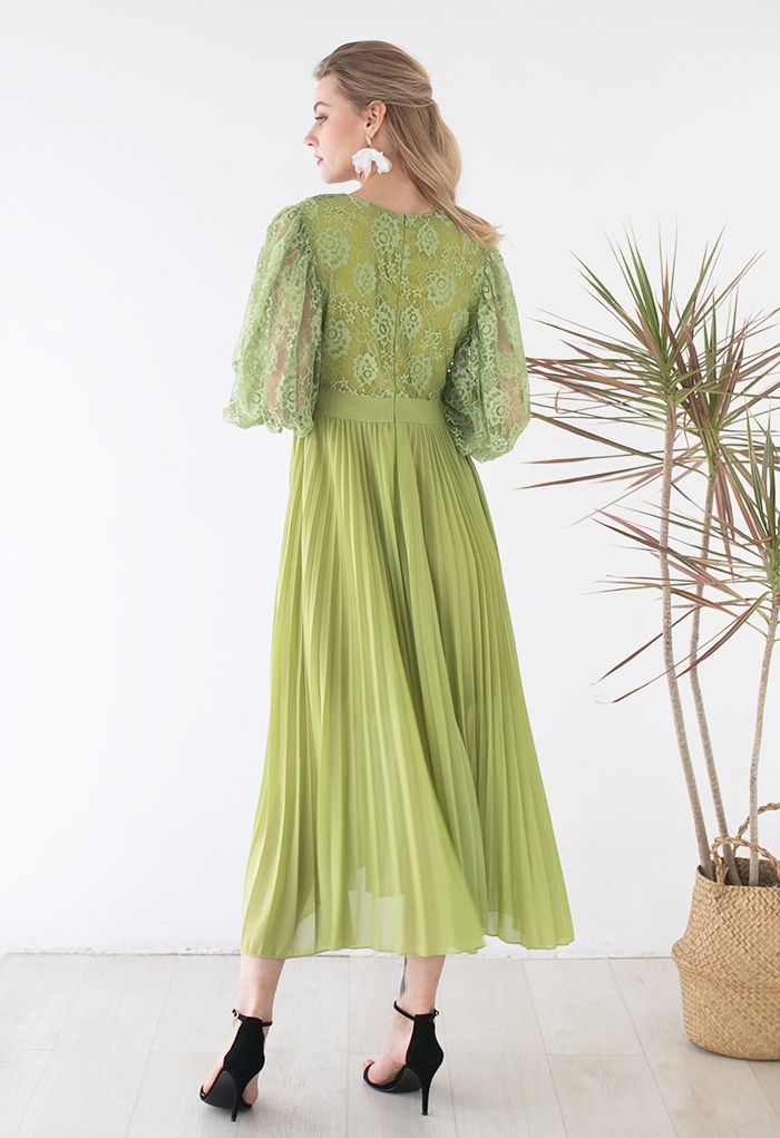 V-Neck Lace Spliced Pleated Maxi Dress in Moss Green