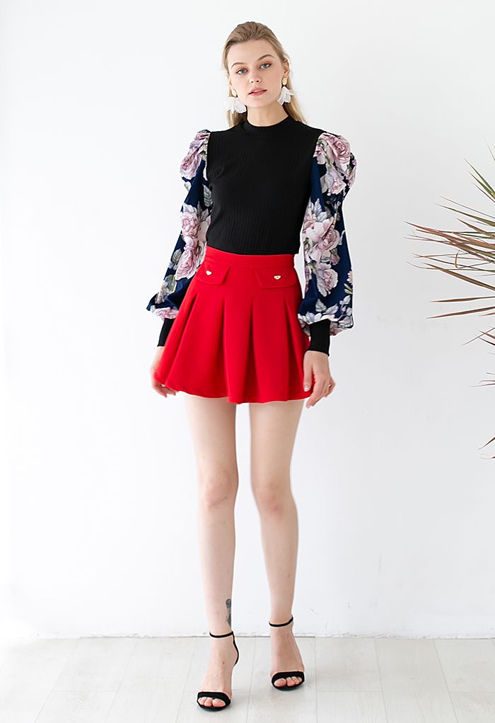 Tiny Heart Button Pleated Mini Skirt in Red