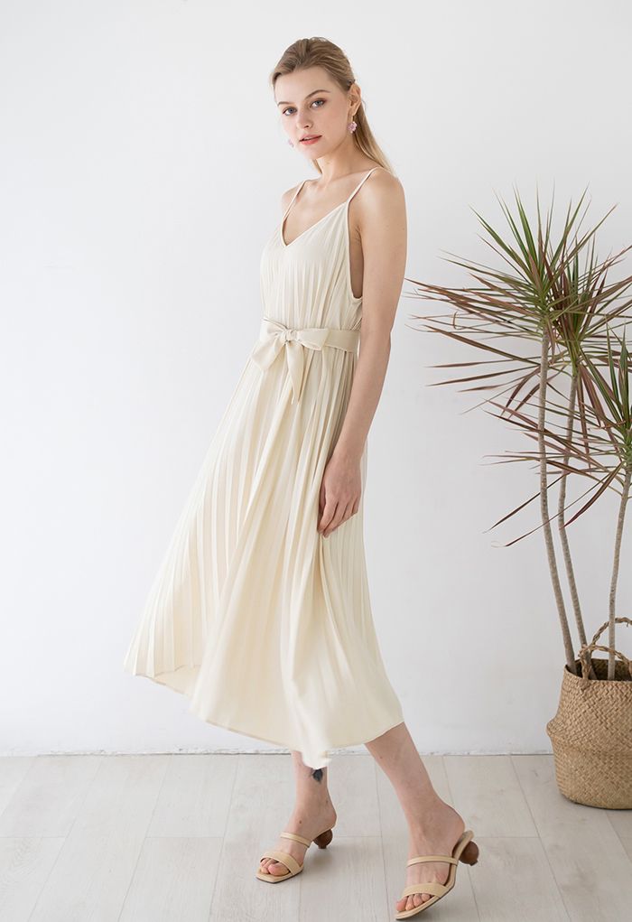 Bowknot Asymmetric Pleated Cami Dress in Ivory